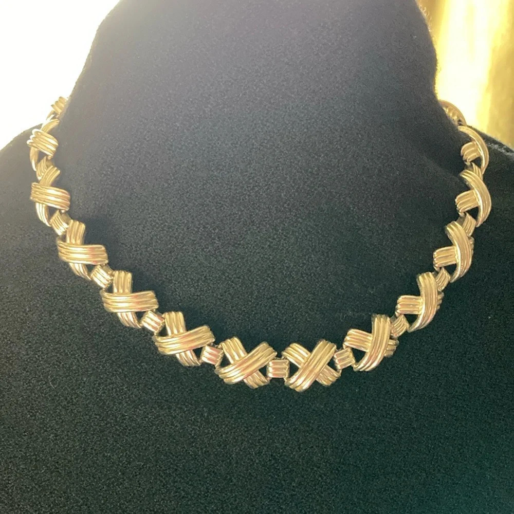 Napier Textured Silver Tone X Choker Necklace Chunky Classic Vintage Jewelry